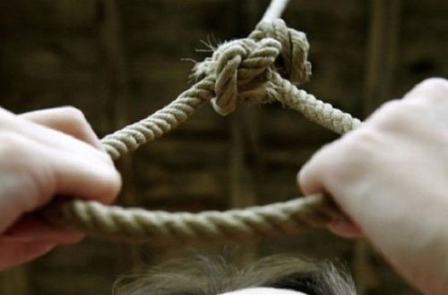 26 yaşlı qadın evinin hamamında asılı vəziyyətdə tapıldı