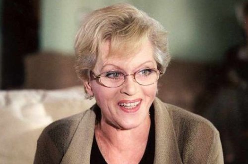 Rusiyalı məşhur aktrisa koronavirusa görə xəstəxanaya yerləşdirilib - FOTO