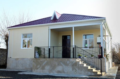 Daha 43 şəhid ailəsi və Qarabağ müharibəsi əlilinə evlər verildi