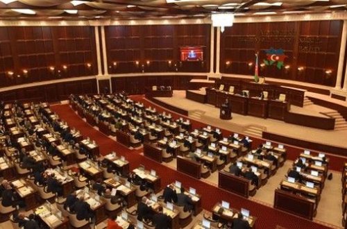 Əli Əsədov Milli Məclisin iclasında