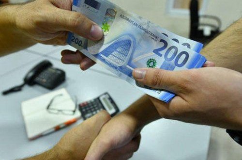 Azərbaycanda vəzifəli şəxslər rüşvətə görə tutuldu, sənədlər məhkəməyə göndərildi - RƏSMİ