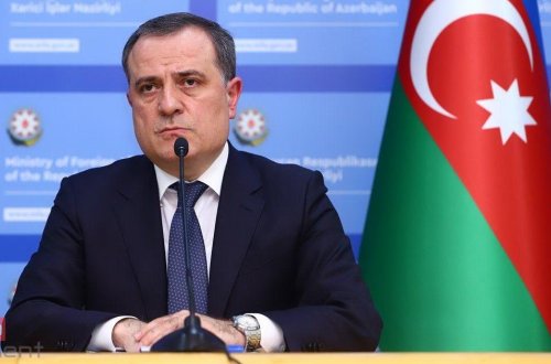 Ceyhun Bayramov qırğız həmkarı ilə Qarabağla bağlı bəyanatı müzakirə etdi