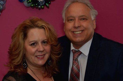 ABŞ-da vəkil koronavirusdan müalicə olunan arvadını öldürüb intihar etdi