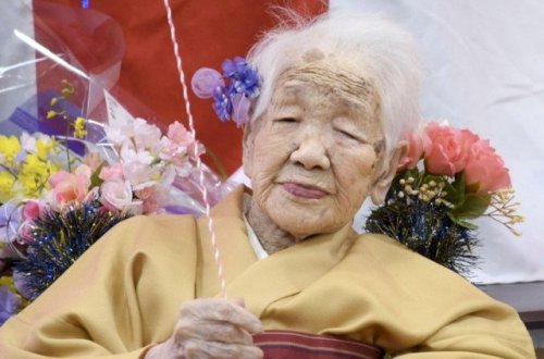 Yerin ən yaşlı adamı doğum gününü qeyd edir