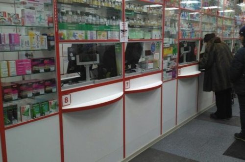 Мужчина умер в аптеке, куда пришел за лекарствами от COVID-19 - ВИДЕО