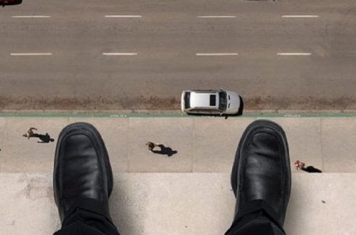 В Баку предотвращена попытка суицида