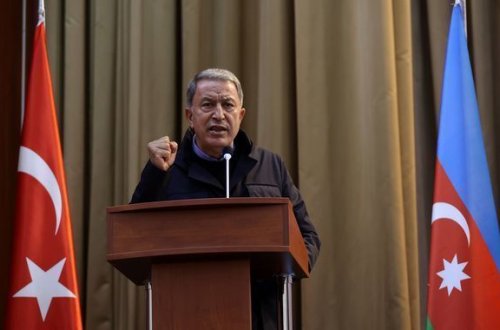 Хулуси Акар: Всеми возможностями поддерживаем справедливую борьбу азербайджанских братьев