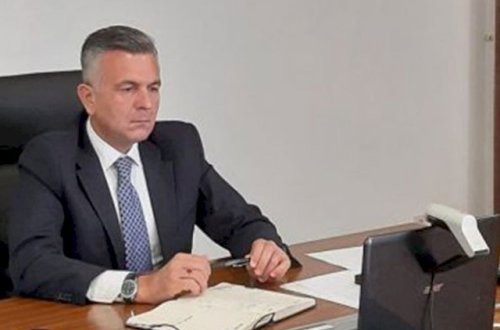 Yeni icra başçısı iki şöbə müdirini işdən çıxardı