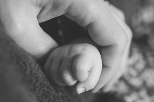 Россиянка убила новорожденную внучку и выбросила в мусорный бак