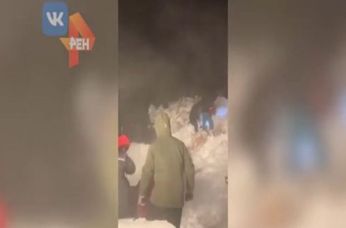 Rusiyada dağ xizək kurortunda qar uçqunu baş verib - VİDEO