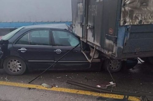 Kürdəmirdə yolun buz bağlaması zəncirvari qəzaya səbəb oldu - FOTO