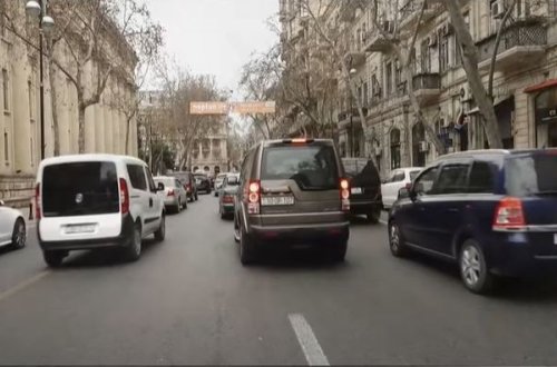 Paytaxt küçələrində postların yaratdığı dəhşətli tıxac - VİDEO