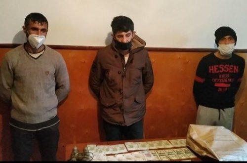 Astara saxta dollar və narkotik satanlar tutuldu - FOTO