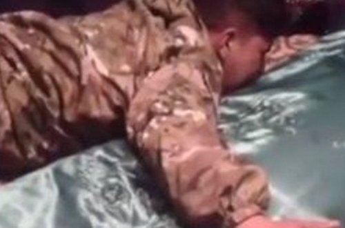 Oğlu müharibədən sağ qayıtdı - Atanın sevincdən ürəyi dayandı - VİDEO