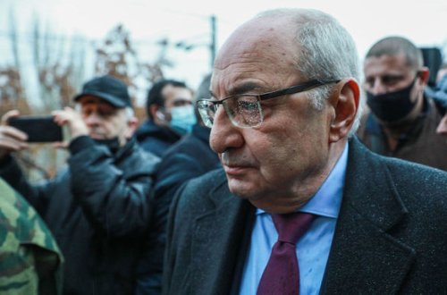 Вазген Манукян: Армения и за переговорным столом понесла очередное позорное и сокрушительное поражение