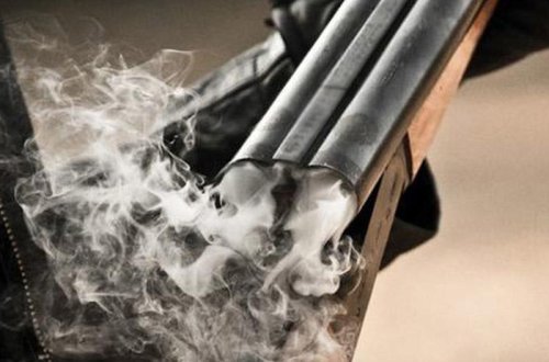 Şabranda ata oğlunu güllələyib