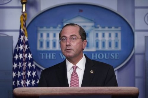 Глава Минздрава США подал в отставку из-за беспорядков в Вашингтоне