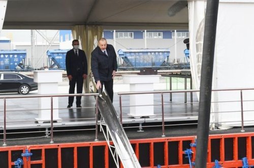 İlham Əliyev Sumqayıt Kimya Sənaye Parkında iki zavodun təməlini qoydu