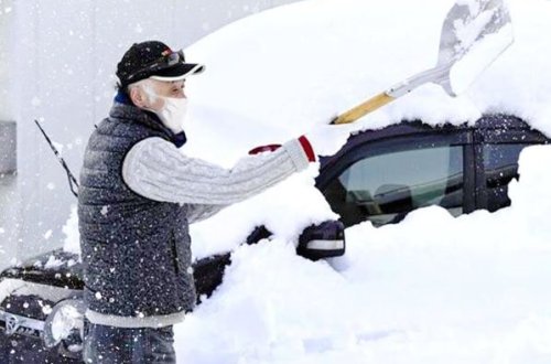 В Японии при уборке снега погибли более 60 человек