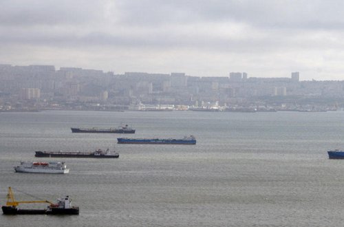 Şəhidlərin xatirəsi bir dəqiqəlik sükutla yad edildi, hərəkət dayandırıldı