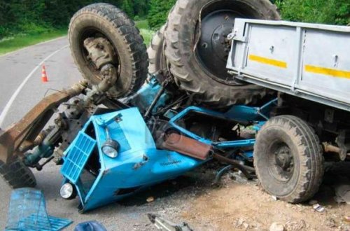 Ağcabədidə traktor yük avtomobili ilə toqquşdu: Ölən var