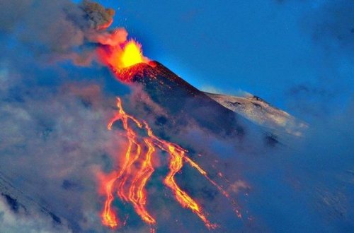 Avropanın fəaliyyətdə olan ən böyük vulkanı yenidən oyandı – VİDEO