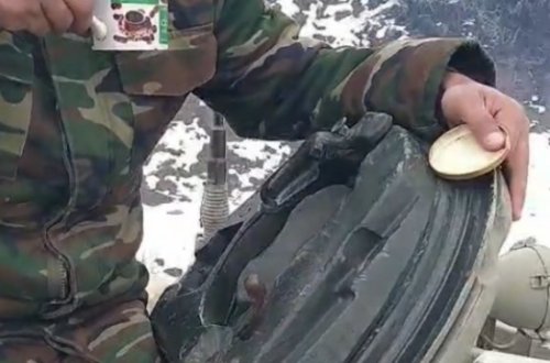 Tank belində çay içən əsgərimizin VİDEOsu İZLƏMƏ REKORDU QIRDI