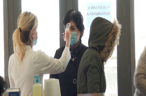 Gəncədə tibb işçilərinin vaksiyasiyasına başlanılıb - FOTO
