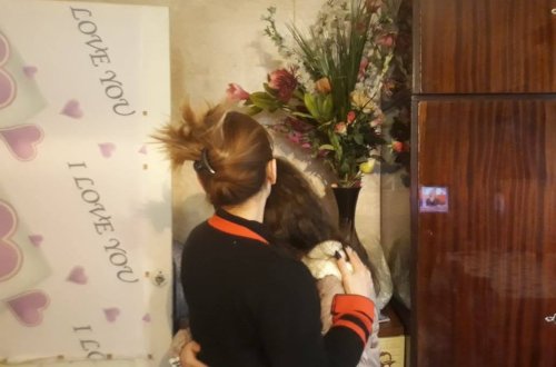 İtkin düşdüyü deyilən qız ailəsinə təhvil verildi - KOMİTƏ RƏSMİ MƏLUMAT YAYDI