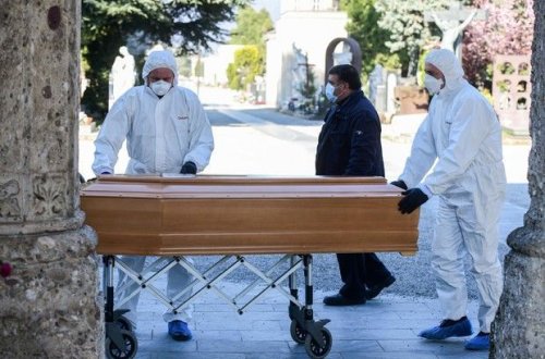 Britaniyada qorxunc koronavirus statistikası: Hər 30 saniyədə...