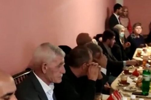 Karantində evdə qızına NİŞAN ETDİ