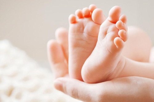 İki həkim və mamaça həbs edildi - Diri körpəni morqa qoyub, öldürüblər - FOTO