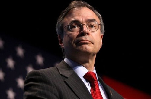 ABŞ konqresmeni iclasa odlu silahla gəldi