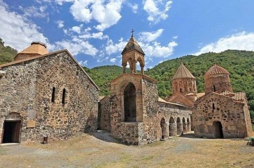 Nazir ermənilərin Xudavəng monastırında törətdiyi vandallıqdan danışdı