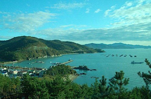 Китай построил на острове Хайнань док для авианосцев