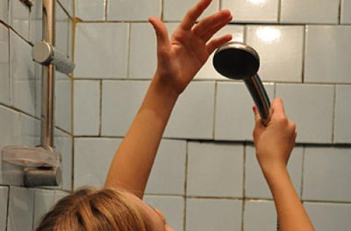 Bakıda dəhşət: Qız hamamda...