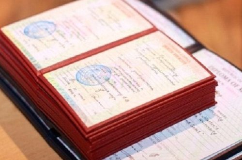 Azərbaycanda distant təhsil diplomları niyə tanınmır? - VİDEO