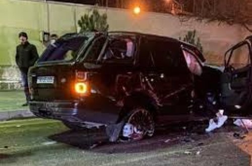 Bakıda lüks avtomobil BELƏ AŞDI - Sürücü yerindəcə öldü - ANBAAN VİDEO