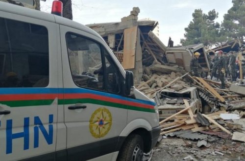 В Хырдалане к спасательной операции привлечены специально обученные собаки - ВИДЕО