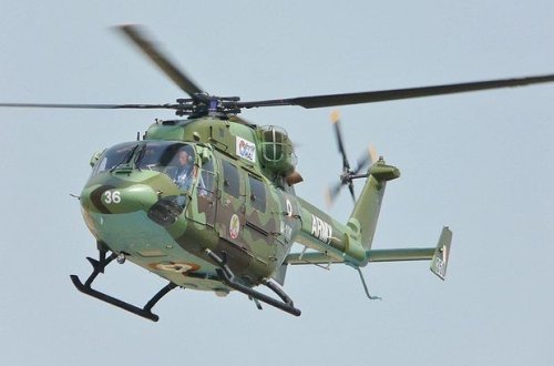 Hindistanda hərbi helikopter qəza enişi etdi: Pilot öldü