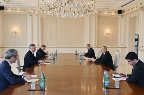 Ильхам Алиев принял госсекретаря Министерства Европы и иностранных дел Франции - ФОТО