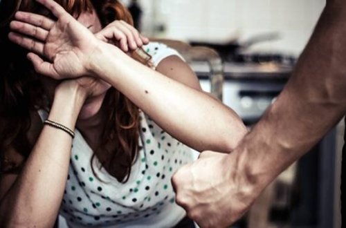 Bakıda DƏHŞƏTLİ HADİSƏ: Gənc qadını doğrayıb, zibil qutusuna atdılar