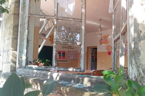 Gəncəyə atılan raketlər nəticəsində neçə məktəbə ziyan dəyib?