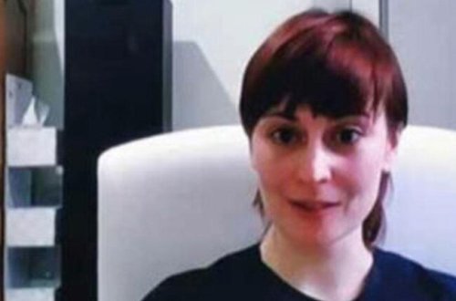 Canlı yayıma tələsik bağlanan qadın TV-də rüsvay oldu - Dolabda elə bir əşyanı unudub ki... - FOTO