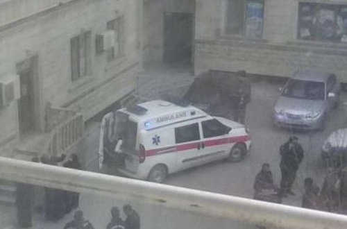 SON DƏQİQƏ: Daha bir gənc özünü binadan atdı