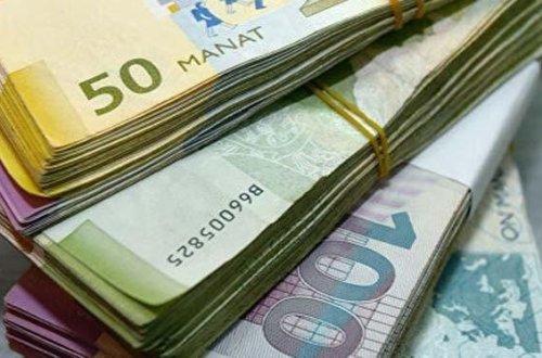 Azərbaycanda universitetin şöbə müdiri 100-dən çox tələbənin təhsil haqqını MƏNİMSƏDİ