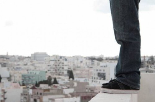 Azərbaycanda intihara cəhdin QARŞISI ALINDI