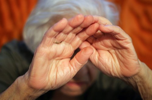 Bakıda dəhşətli gecə: Evə girən oğlanlar yaşlı qadını...