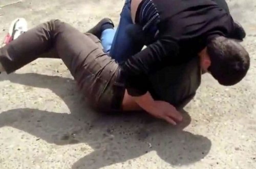 Göygöldə atanı bıçaqladılar, oğulu döydülər