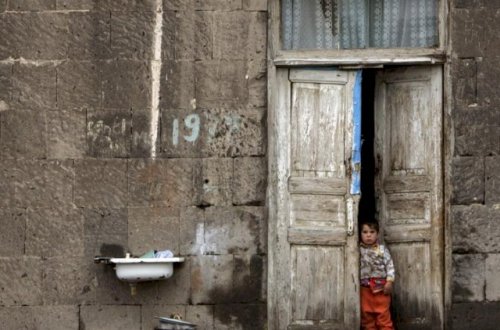 Ermənistan borc içində boğulur